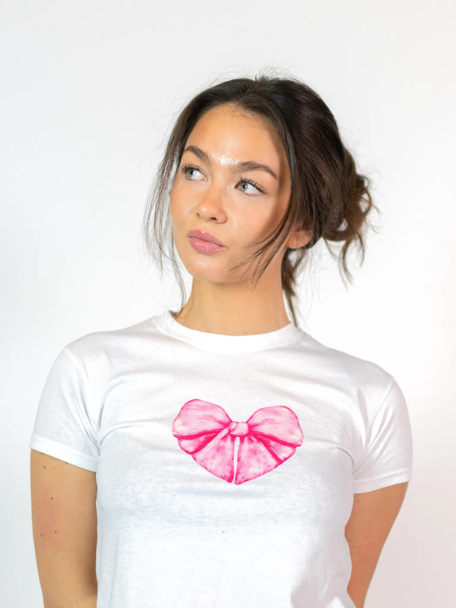 BOW HEART, BABY TEE - HVID