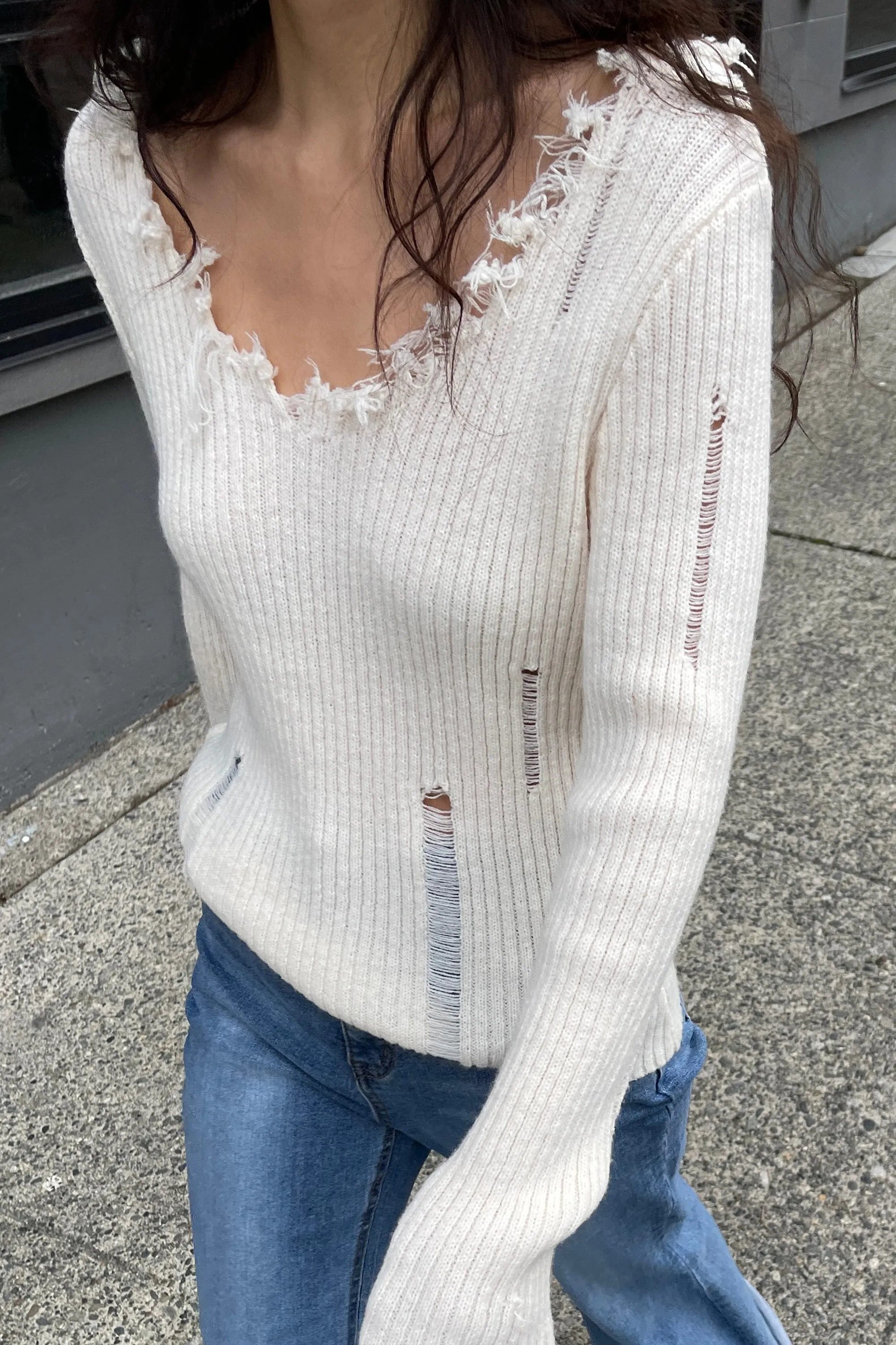 DISTRESSED V-NECK SWEATER