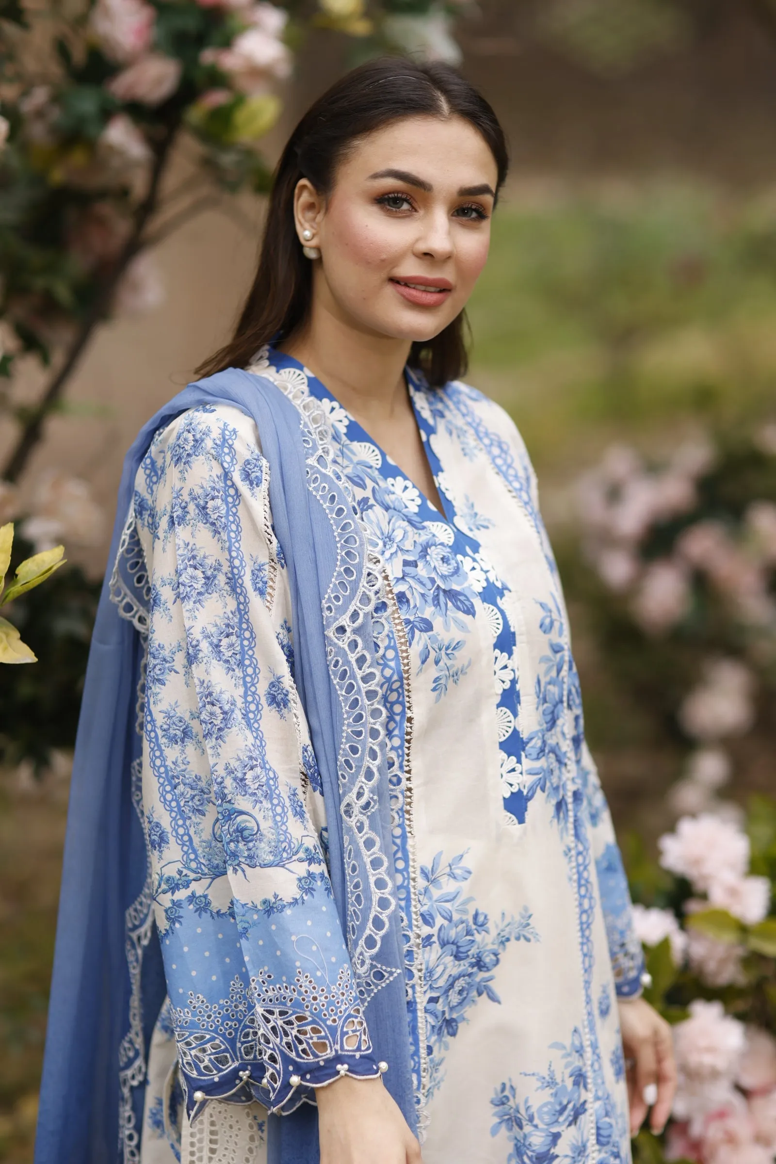 Manara by Maria Asif Baig - Vintage Flora Lawn Collection – PORCELAIN