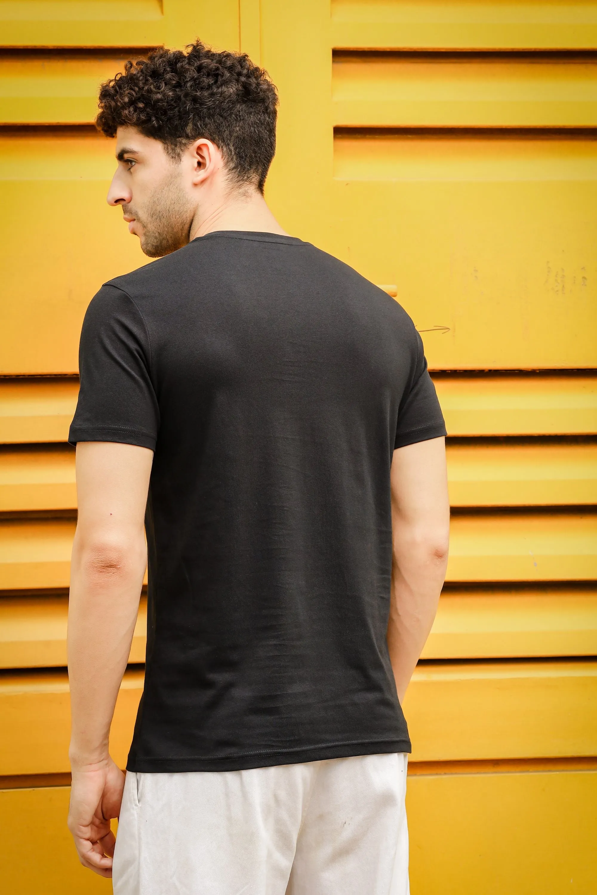 Round Neck T-Shirt - Comfortable Black Graphic Print