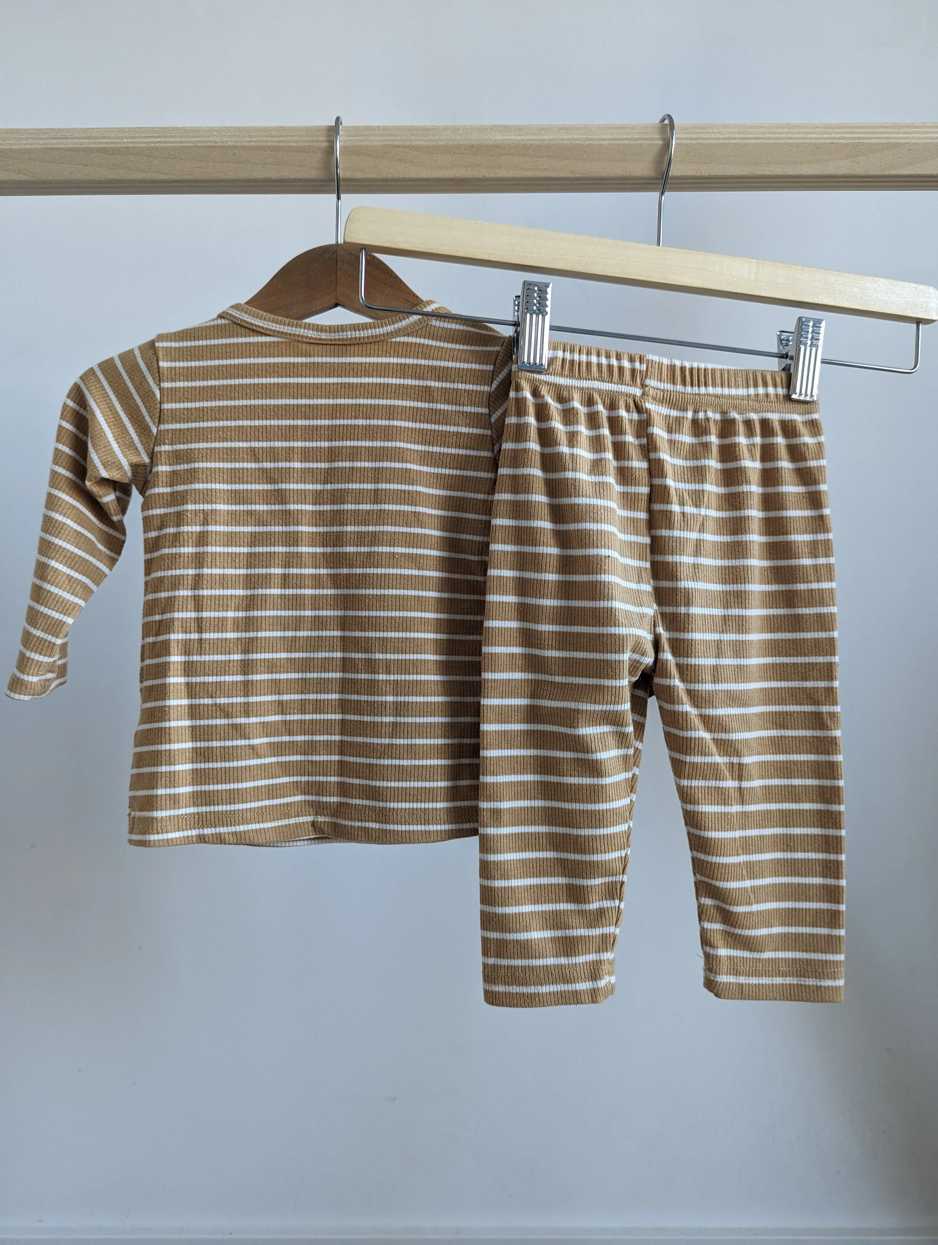 Unknown Brand Ribbed Set (3-6M)