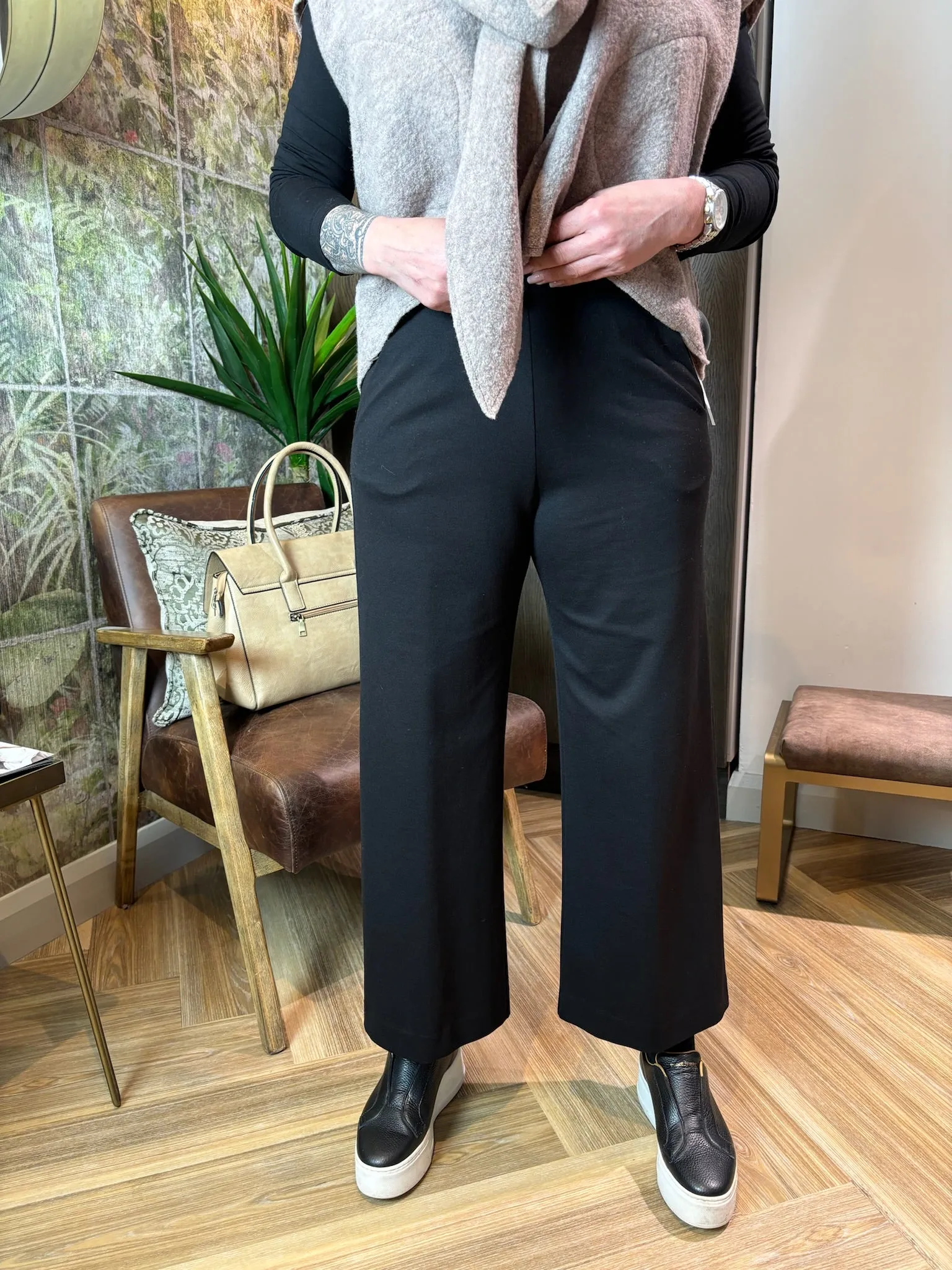 Wide Leg Trouser in Black